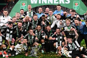 纽卡斯尔迎欧联关键赛，今夜调整名单，更衣室稳定，更衣室氛围转暖的简单介绍-线上投注