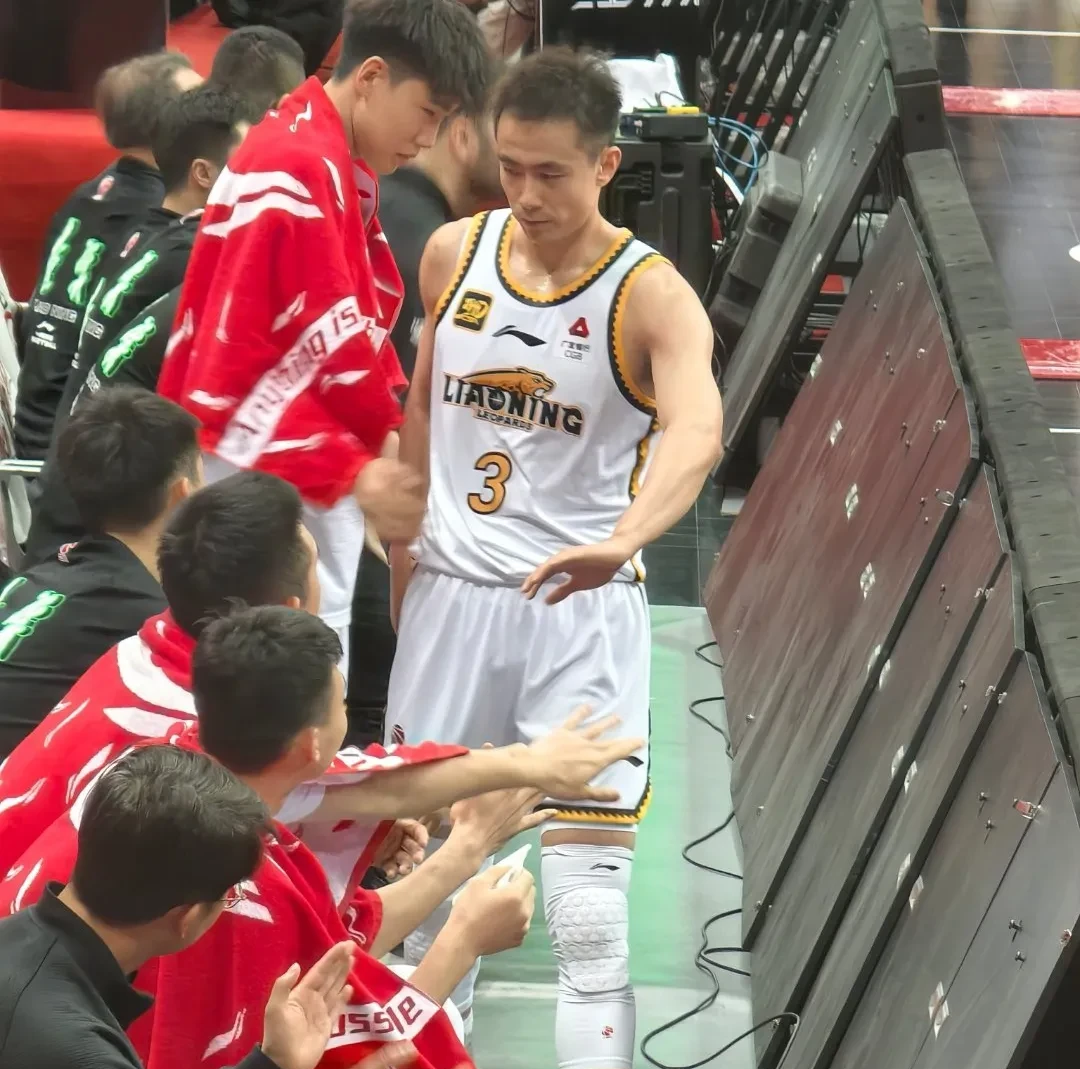 关于冲刺阶段辽宁本钢调整名单以备NBA季后赛；更衣室发声环节打磨；更衣室稳定；控场能力受关注的信息-游戏  第2张